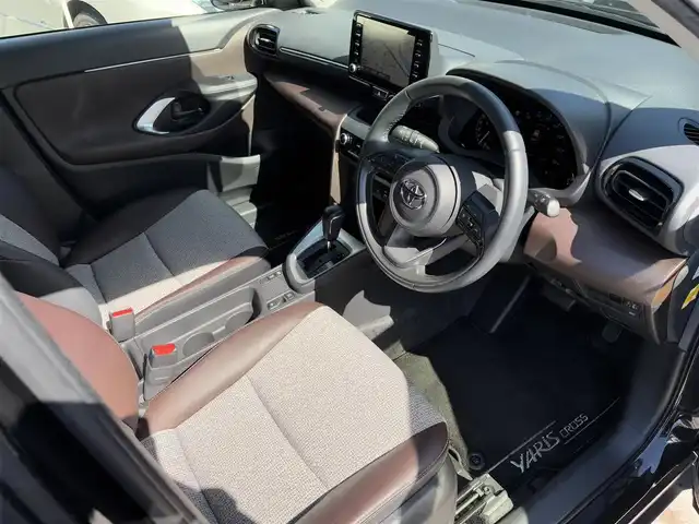 トヨタ ヤリスクロス Z 京都府 2021(令3)年 3.9万km ブラックマイカ ワンオーナー/純正コネクテッドナビ/　フルセグTV USB BT/バックカメラ/ビルトインETC/運転席PWシート/前席シートヒーター/セーフティセンス/レーダークルーズコントロール/ステアリングリモコン/レザーステアリング/前後クリアランスソナー/LEDヘッドライト/スマートキー×2/新車保証書/取扱説明書