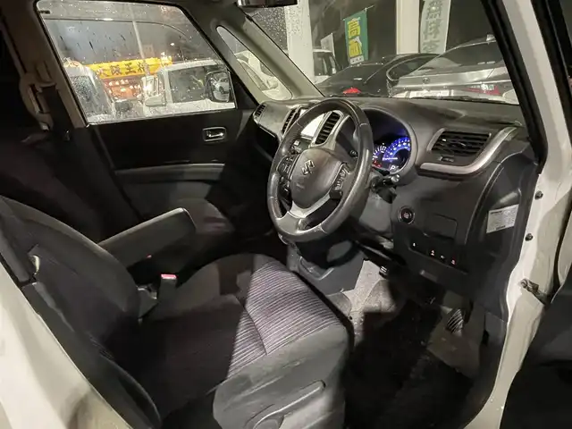 スズキ ソリオ バンディット 千葉県 2015(平27)年 8.7万km パールホワイト 純正ナビ【フルセグ、BT、DVD、CD、USB】/純正15インチアルミホイール/オートライト/フォグ/ETC/クルーズコントロール/純正フロアマット/保証書/取説/スペアキー