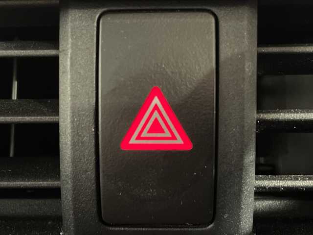 トヨタ シエンタ ハイブリッド G クエロ 福岡県 2021(令3)年 2.6万km ダークブルーマイカM 社外SDナビゲーション/フルセグテレビ/バックカメラ/両側パワースライドドア/コーナーセンサー/ETC/社外15インチアルミホイール/LEDヘッドライト/革巻きステアリング/ナノイー/マフラーカッター/オートドアミラー/コーナーセンサー