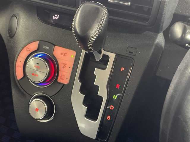 トヨタ シエンタ ハイブリッド G クエロ 福岡県 2021(令3)年 2.6万km ダークブルーマイカM 社外SDナビゲーション/フルセグテレビ/バックカメラ/両側パワースライドドア/コーナーセンサー/ETC/社外15インチアルミホイール/LEDヘッドライト/革巻きステアリング/ナノイー/マフラーカッター/オートドアミラー/コーナーセンサー