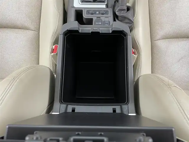 トヨタ ランドクルーザー プラド TX Lパッケージ 大分県 2020(令2)年 4.6万km ホワイトパールクリスタルシャイン 純正９インチナビ/フルセグ/DVD/Bluetooth/プリクラッシュセーフティー/サンルーフ/モデリスタエアロ/バックモニター/エアシートヒーター/レーダークルーズコントロール/前席パワーシート/ルーフレール/純正フロアマット/ＥＴＣ/オートＬＥＤライト/スマートキーX2