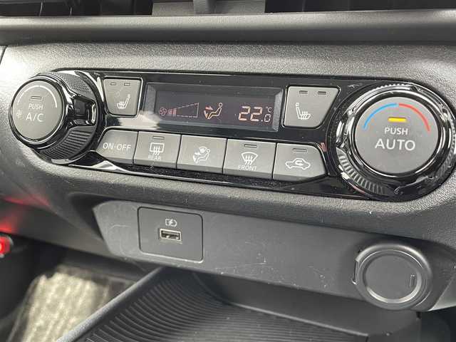 日産 ノート S FOUR 福島県 2021(令3)年 5.5万km ピュアホワイトパール 4WD/純正ナビ（CD/DVD/AM/FM/SD/BT/フルセグTV）/デジタルインナーミラー/本革巻ステリング/ステアリングヒーター/シートヒーターD/N/横滑り防止/衝突軽減システム/コーナーセンサー前後/オートライト/アイドリングストップ/電動格納ウィンカーミラー/純正フロアマット/純正バイザー/プッシュスタート/LEDヘッドライト/LEDフォグランプ/純正エンジンスターター×1/ETC