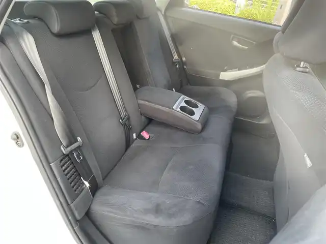 トヨタ プリウス ＰＨＶ S 兵庫県 2012(平24)年 7.5万km ホワイトパールクリスタルシャイン (株)IDOMが運営する【じしゃロン西宮店】の自社ローン専用車両になります。こちらは現金またはオートローンご利用時の価格です。自社ローンご希望の方は別途その旨お申付け下さい/＊ETC/＊パワステ/＊パワーウィンドウ/＊アイドリングストップ/＊クルーズコントロールあり/＊バックカメラ/＊フルセグ/＊横滑り防止装置/＊オートライト/＊カーテンバック