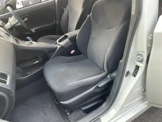 トヨタ プリウス ＰＨＶ S 兵庫県 2012(平24)年 7.5万km ホワイトパールクリスタルシャイン (株)IDOMが運営する【じしゃロン西宮店】の自社ローン専用車両になります。こちらは現金またはオートローンご利用時の価格です。自社ローンご希望の方は別途その旨お申付け下さい/＊ETC/＊パワステ/＊パワーウィンドウ/＊アイドリングストップ/＊クルーズコントロールあり/＊バックカメラ/＊フルセグ/＊横滑り防止装置/＊オートライト/＊カーテンバック