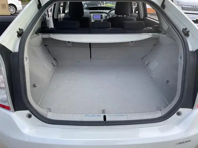 トヨタ プリウス ＰＨＶ S 兵庫県 2012(平24)年 7.5万km ホワイトパールクリスタルシャイン (株)IDOMが運営する【じしゃロン西宮店】の自社ローン専用車両になります。こちらは現金またはオートローンご利用時の価格です。自社ローンご希望の方は別途その旨お申付け下さい/＊ETC/＊パワステ/＊パワーウィンドウ/＊アイドリングストップ/＊クルーズコントロールあり/＊バックカメラ/＊フルセグ/＊横滑り防止装置/＊オートライト/＊カーテンバック