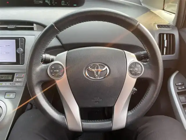 トヨタ プリウス ＰＨＶ S 兵庫県 2012(平24)年 7.5万km ホワイトパールクリスタルシャイン (株)IDOMが運営する【じしゃロン西宮店】の自社ローン専用車両になります。こちらは現金またはオートローンご利用時の価格です。自社ローンご希望の方は別途その旨お申付け下さい/＊ETC/＊パワステ/＊パワーウィンドウ/＊アイドリングストップ/＊クルーズコントロールあり/＊バックカメラ/＊フルセグ/＊横滑り防止装置/＊オートライト/＊カーテンバック