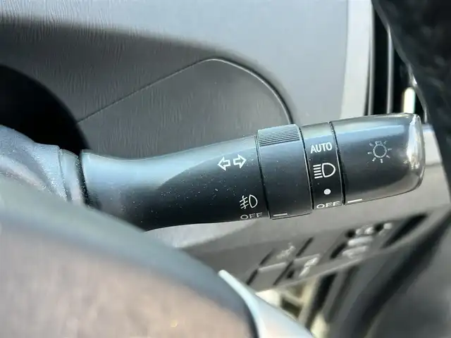 トヨタ プリウス ＰＨＶ S 兵庫県 2012(平24)年 7.5万km ホワイトパールクリスタルシャイン (株)IDOMが運営する【じしゃロン西宮店】の自社ローン専用車両になります。こちらは現金またはオートローンご利用時の価格です。自社ローンご希望の方は別途その旨お申付け下さい/＊ETC/＊パワステ/＊パワーウィンドウ/＊アイドリングストップ/＊クルーズコントロールあり/＊バックカメラ/＊フルセグ/＊横滑り防止装置/＊オートライト/＊カーテンバック