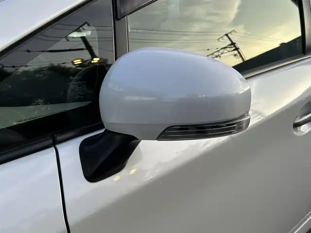 トヨタ プリウス ＰＨＶ S 兵庫県 2012(平24)年 7.5万km ホワイトパールクリスタルシャイン (株)IDOMが運営する【じしゃロン西宮店】の自社ローン専用車両になります。こちらは現金またはオートローンご利用時の価格です。自社ローンご希望の方は別途その旨お申付け下さい/＊ETC/＊パワステ/＊パワーウィンドウ/＊アイドリングストップ/＊クルーズコントロールあり/＊バックカメラ/＊フルセグ/＊横滑り防止装置/＊オートライト/＊カーテンバック