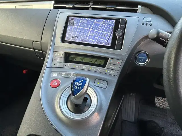 トヨタ プリウス ＰＨＶ S 兵庫県 2012(平24)年 7.5万km ホワイトパールクリスタルシャイン (株)IDOMが運営する【じしゃロン西宮店】の自社ローン専用車両になります。こちらは現金またはオートローンご利用時の価格です。自社ローンご希望の方は別途その旨お申付け下さい/＊ETC/＊パワステ/＊パワーウィンドウ/＊アイドリングストップ/＊クルーズコントロールあり/＊バックカメラ/＊フルセグ/＊横滑り防止装置/＊オートライト/＊カーテンバック