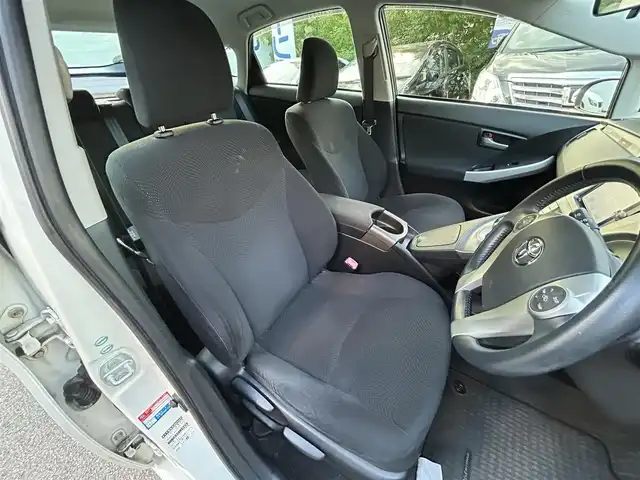トヨタ プリウス ＰＨＶ S 兵庫県 2012(平24)年 7.5万km ホワイトパールクリスタルシャイン (株)IDOMが運営する【じしゃロン西宮店】の自社ローン専用車両になります。こちらは現金またはオートローンご利用時の価格です。自社ローンご希望の方は別途その旨お申付け下さい/＊ETC/＊パワステ/＊パワーウィンドウ/＊アイドリングストップ/＊クルーズコントロールあり/＊バックカメラ/＊フルセグ/＊横滑り防止装置/＊オートライト/＊カーテンバック