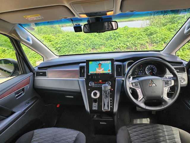 三菱 デリカＤ：５ P 福岡県 2021(令3)年 1.7万km 黒 社外９インチナビ・フルセグTV/（Bluetooth・DVD再生・HDMI入力）/全方位モニター/両側パワースライドドア/パワーバックドア/オートステップ/E-アシスト/・レーダークルーズコントロール/・衝突軽減ブレーキ/前席シートヒーター/社外グリル/（純正グリル車内積み）/純正１８インチアルミホイール/社外前後ドライブレコーダー/純正LEDヘッドライト・フォグランプ/D席パワーシート/新車時保証書/取扱説明書