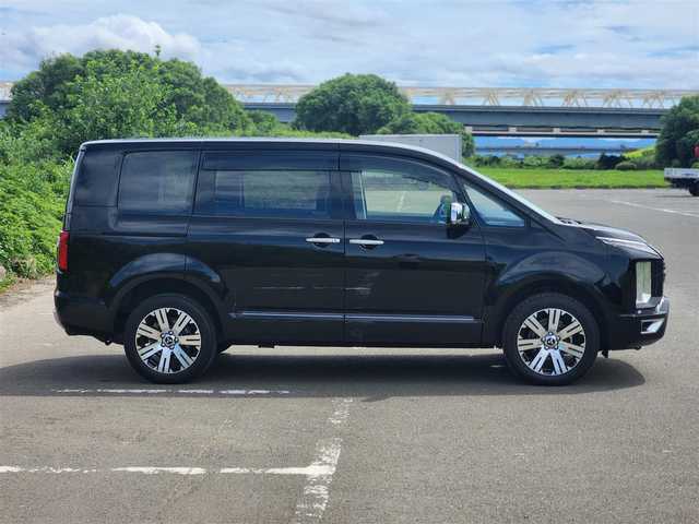 三菱 デリカＤ：５ P 福岡県 2021(令3)年 1.7万km 黒 社外９インチナビ・フルセグTV/（Bluetooth・DVD再生・HDMI入力）/全方位モニター/両側パワースライドドア/パワーバックドア/オートステップ/E-アシスト/・レーダークルーズコントロール/・衝突軽減ブレーキ/前席シートヒーター/社外グリル/（純正グリル車内積み）/純正１８インチアルミホイール/社外前後ドライブレコーダー/純正LEDヘッドライト・フォグランプ/D席パワーシート/新車時保証書/取扱説明書
