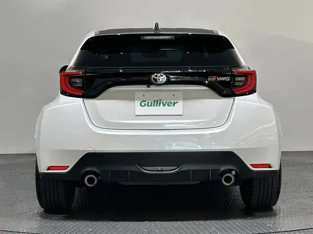 トヨタ ＧＲヤリス RS 愛媛県 2022(令4)年 2.1万km プラチナホワイトパールマイカ ・８型ナビ（フルセグＴＶ・ＢＴ・ＦＭ・ＡＭ）/・バックカメラ　/・ＥＴＣ２．０　/・衝突軽減ブレーキ　/・レーンキープアシスト　/・レーダークルーズコントロール　/・ＤＮ席シートヒーター　/・ステアリングヒーター/・オートマチックハイビーム