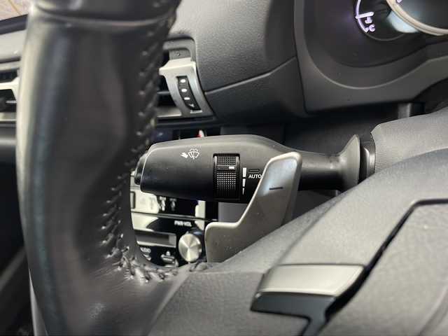 レクサス ＩＳ 300h 大分県 2021(令3)年 8.1万km ソニッククォーツ 純正ナビ/(BT/AM/FM/CD/DVD/フルセグ/AppleCarPlay/AndroidAuto）/衝突軽減システム/車線逸脱防止/先行車発進お知らせ/後退時速度抑制/クルーズコントロール/サンルーフ/前席シートヒーター/前席パワーシート/前後ドライブレコーダー/ETC2.0/電動格納ミラー/ステアリングスイッチ/純正１８インチAW/プッシュスタート/スマートキー/スペアキー