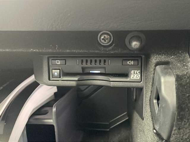 レクサス ＩＳ 300h 大分県 2021(令3)年 8.1万km ソニッククォーツ 純正ナビ/(BT/AM/FM/CD/DVD/フルセグ/AppleCarPlay/AndroidAuto）/衝突軽減システム/車線逸脱防止/先行車発進お知らせ/後退時速度抑制/クルーズコントロール/サンルーフ/前席シートヒーター/前席パワーシート/前後ドライブレコーダー/ETC2.0/電動格納ミラー/ステアリングスイッチ/純正１８インチAW/プッシュスタート/スマートキー/スペアキー