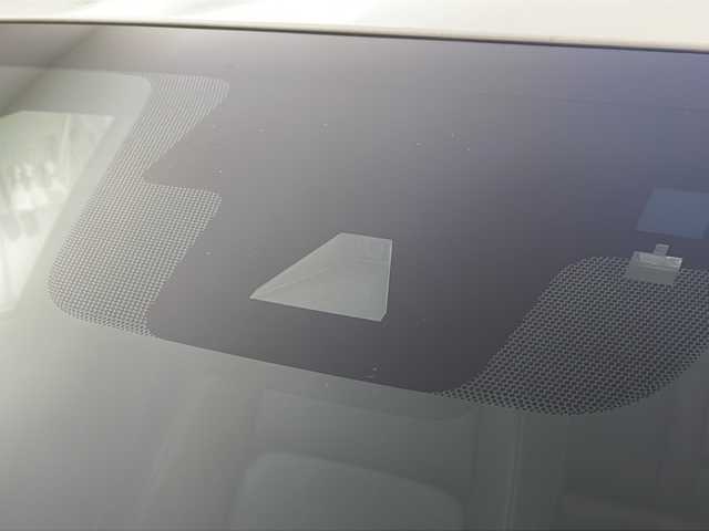 レクサス ＩＳ 300h 大分県 2021(令3)年 8.1万km ソニッククォーツ 純正ナビ/(BT/AM/FM/CD/DVD/フルセグ/AppleCarPlay/AndroidAuto）/衝突軽減システム/車線逸脱防止/先行車発進お知らせ/後退時速度抑制/クルーズコントロール/サンルーフ/前席シートヒーター/前席パワーシート/前後ドライブレコーダー/ETC2.0/電動格納ミラー/ステアリングスイッチ/純正１８インチAW/プッシュスタート/スマートキー/スペアキー