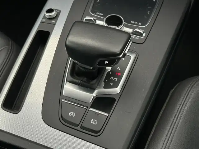 アウディ Ｑ５ 2．0TFSIクワトロ 1st ED 茨城県 2017(平29)年 4.8万km 青Ｍ 250台限定車 /S line仕様 /黒革 /シートヒーター /専用20inAW /アウディプレセンス /ACC /360度カメラ /パーキングエイド /M付パワ-シ-ト /パワーテールゲート /LEDヘッドライト /オートハイビーム /ETC2.0 /ドラレコ /パドルシフト /禁煙車