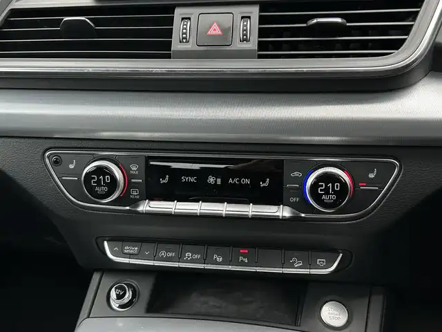 アウディ Ｑ５ 2．0TFSIクワトロ 1st ED 茨城県 2017(平29)年 4.8万km 青Ｍ 250台限定車 /S line仕様 /黒革 /シートヒーター /専用20inAW /アウディプレセンス /ACC /360度カメラ /パーキングエイド /M付パワ-シ-ト /パワーテールゲート /LEDヘッドライト /オートハイビーム /ETC2.0 /ドラレコ /パドルシフト /禁煙車