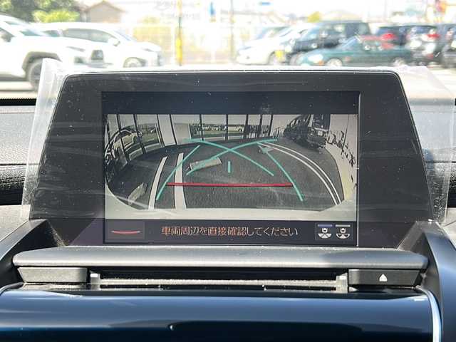 トヨタ クラウン ハイブリッド RS 岐阜県 2018(平30)年 4.2万km ホワイトパールクリスタルシャイン 登録時走行距離41238km/ディスプレイオーディオ（TコネクトSDナビ）/フルセグＴＶ/バックカメラ/Blue tooth・CD・USB入力端子・ビルトインETC/ワンオーナー/トヨタセーフティセンス/プリクラッシュセーフティ（衝突回避支援）/先行車発進告知機能/コーナーセンサー前後/レーダークルーズコントロール/レーンキープアシスト/ＬＥＤヘッドライト/フロントフォグランプ/オートマチックハイビーム/オートライト/横滑り防止装置/盗難防止装置/SRSエアバッグ運転席・助手席/カーテンエアバッグ/布系シート/パワーシート前席/シートヒーター前席/フルフラットシート/純正フロアマット/ステアリングヒーター/パドルシフト/純正18アルミホイール/プッシュスタート/スマートキー/スペアキー1本/アイドリングストップ/保証書/取扱説明書/ドアバイザー