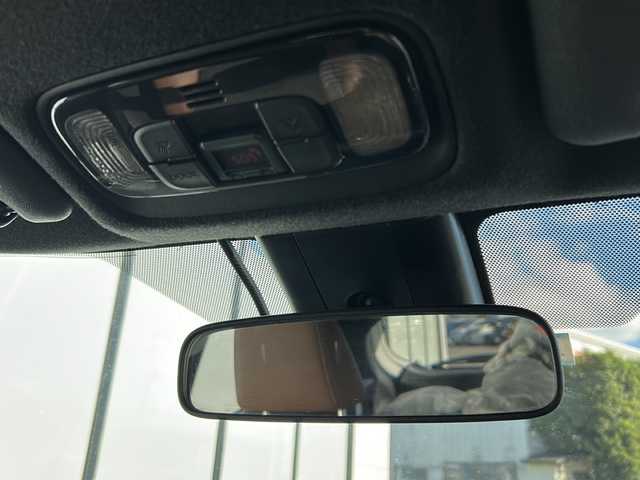 トヨタ ヤリスクロス Z アドベンチャー 山形県 2023(令5)年 1.4万km プラチナホワイトパールマイカ ワンオーナー/純正８型ディスプレイオーディオ/（Bluetooth/Miracast）/バックカメラ/トヨタセーフティセンス/前後コーナーセンサー/レーンキープアシスト/追従クルーズコントロール/電動パーキングブレーキ/オートブレーキホールド/LEDヘッドライト/オートライト/オートマチックハイビーム/ハーフレザーシート/D席パワーシート/D/N席シートヒーター/ステアリングヒーター/プッシュスタート/スマートキー/スペアキー/ステアリングリモコン/ルーフレール/社外AW冬タイヤ積載/（205/65R16  5mm）