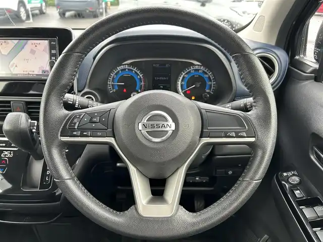 日産 デイズ ハイウェイスターG ターボ 愛媛県 2020(令2)年 5万km ブラック 禁煙車/純正ナビ（MM119D-W）/CD/TV/BT/全方位カメラ（フロント/バック/サイド）/ビルトインETC/ドライブレコーダー/エマージェンシーブレーキ/踏み間違い防止装置/横滑り防止装置/フロント/リヤコーナーセンサー/オートライト/LEDヘッドライト/ハロゲンフォグランプ/スマートキー/プッシュスタートボタン/タッチパネルオートエアコン/純正フロアマット/純正アルミホイール