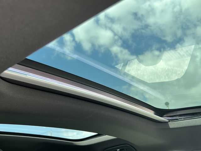ポルシェ ポルシェ パナメーラ プラチナエディション 愛知県 2022(令4)年 2.5万km キャララホワイトメタリック 登録時走行距離25062km/ワンオーナー/純正12.6インチHDDナビ/(Bluetooth/USB/APPlePodcasts)/社外ドラレコ前後/社外レーダー探知機/純正2.0ビルドインETC/サラウンドビューカメラ/パークアシスト/クリアランスソナー/トラフィックジャムアシスト/アダプティブクルーズコントロール/レーンキープアシスト/レーンチェンジアシスト/ポルシェブレーキアシスト/ポルシェアクティブサスペンション/シャーシ選択ボタン/ドライブモードセレクト/スポーツクロノストップウォッチ(黒)/フロント/リアサンブライド/フロントサンルーフ/リアガラスルーフ/パドルシフト/パワーバックドア/エレクトリックパーキングブレーキ/シート5人乗り変更/アクセサリーコンセント/前席/後席シートヒーター/スマートキー/(スペアキー×1)/取説/保証書