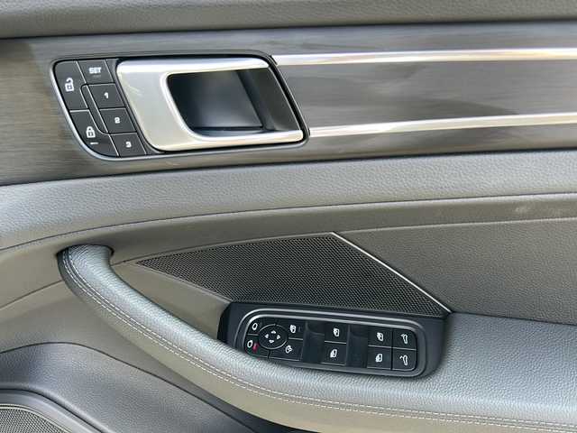 ポルシェ ポルシェ パナメーラ プラチナエディション 愛知県 2022(令4)年 2.5万km キャララホワイトメタリック 登録時走行距離25062km/ワンオーナー/純正12.6インチHDDナビ/(Bluetooth/USB/APPlePodcasts)/社外ドラレコ前後/社外レーダー探知機/純正2.0ビルドインETC/サラウンドビューカメラ/パークアシスト/クリアランスソナー/トラフィックジャムアシスト/アダプティブクルーズコントロール/レーンキープアシスト/レーンチェンジアシスト/ポルシェブレーキアシスト/ポルシェアクティブサスペンション/シャーシ選択ボタン/ドライブモードセレクト/スポーツクロノストップウォッチ(黒)/フロント/リアサンブライド/フロントサンルーフ/リアガラスルーフ/パドルシフト/パワーバックドア/エレクトリックパーキングブレーキ/シート5人乗り変更/アクセサリーコンセント/前席/後席シートヒーター/スマートキー/(スペアキー×1)/取説/保証書