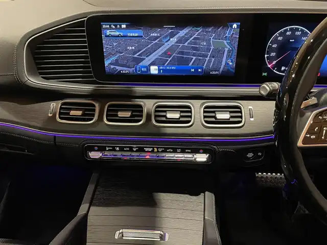 メルセデス・ベンツ Ｍ・ベンツ ＧＬＳ４５０ｄ 4マチック 道央・札幌 2024(令6)年 1.7万km ハイテックシルバー AMGラインパッケージ/　・AMGラインエクステリア/　・22インチAMGアルミホイール/　・アンスラサイトオークウッドインテリアトリム/レーダーセーフティパッケージ/パノラミックスライディングルーフ/パナメリカーナグリル/GLS63フロントバンパー/GLS63仕様マフラー/Ｂｕｒｍｅｓｔｅｒサラウンドサウンドシステム/MBUX ARナビゲーションシステム/ドアクロージングサポーター/黒革シート/前席シートヒーター＆ベンチレーター/後席パワーシート＆シートヒーター/ステアリングヒーター/ 温冷機能付きカップホルダー/ワイヤレスチャージング