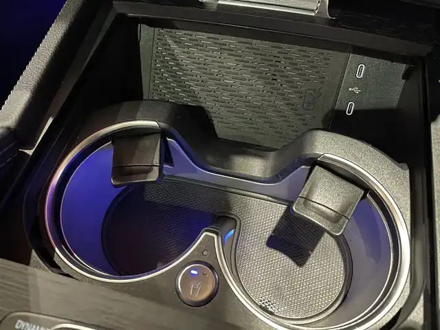 メルセデス・ベンツ Ｍ・ベンツ ＧＬＳ４５０ｄ 4マチック 道央・札幌 2024(令6)年 1.7万km ハイテックシルバー AMGラインパッケージ/　・AMGラインエクステリア/　・22インチAMGアルミホイール/　・アンスラサイトオークウッドインテリアトリム/レーダーセーフティパッケージ/パノラミックスライディングルーフ/パナメリカーナグリル/GLS63フロントバンパー/GLS63仕様マフラー/Ｂｕｒｍｅｓｔｅｒサラウンドサウンドシステム/MBUX ARナビゲーションシステム/ドアクロージングサポーター/黒革シート/前席シートヒーター＆ベンチレーター/後席パワーシート＆シートヒーター/ステアリングヒーター/ 温冷機能付きカップホルダー/ワイヤレスチャージング