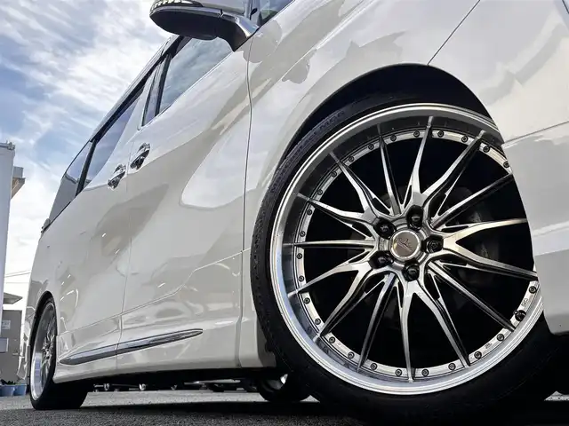 トヨタ ヴェルファイア Z Gエディション 熊本県 2018(平30)年 6.2万km ホワイトパールクリスタルシャイン モデリスタフルエアロ/DORFREN21インチAW/純正10インチナビ（NSZN-Z68T）/【フルセグTV/Bluetooth/CD/DVD】/バックカメラ/フリップダウンモニター/両側パワースライドドア/レーダークルーズコントロール/プリクラッシュセーフティー/レーントレーシングアシスト/クリアランスソナー/パーキングサポートブレーキ/ロードサインアシスト/デジタルインナーミラー/パワーバックドア/オートLEDヘッドライト/オートハイビーム/ウィンカーミラー/ブレーキホールド/1/2列目パワーシート/N席/2列目オットマン/前席シートヒーター/エアシート/ステアリングヒーター/ステアリングスイッチ/ドライブレコーダー前後/ビルトインETC/純正フロアマット/純正ドアバイザー/プッシュスタート/スマートキー/横滑り防止装置/保証書/スペアキー