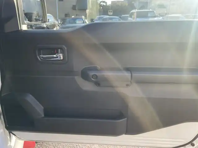 スズキ ジムニー シエラ JC 神奈川県 2020(令2)年 1.5万km パール