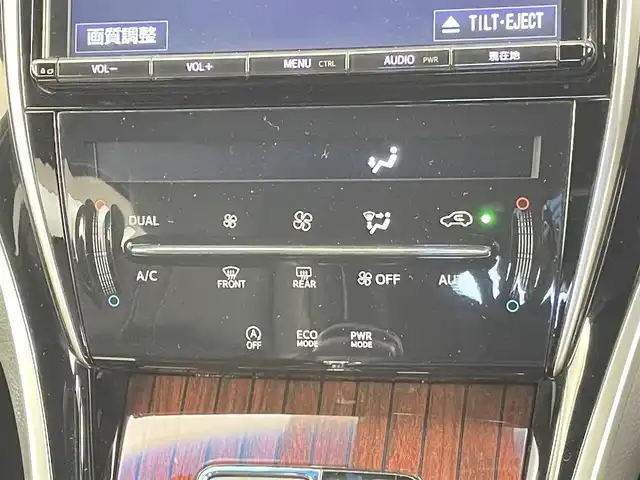 トヨタ ハリアー プレミアム 千葉県 2017(平29)年 6.4万km ブラック 禁煙　/純正９インチナビ　（NSZT-Y66T）/Ｂｌｕｅｔｏｏｔｈ　/ＨＤＭＩ　/ＵＳＢ　/DVD/フルセグＴＶ　/バックモニター　/クルーズコントロール　/パワーバックドア　/ハーフレザーシート/運転席パワーシート　/革巻きステアリング/ステアリングスイッチ/ビルトインＥＴＣ　/LEDヘッドライト/フォグランプ/バックカメラ　/車線逸脱警報