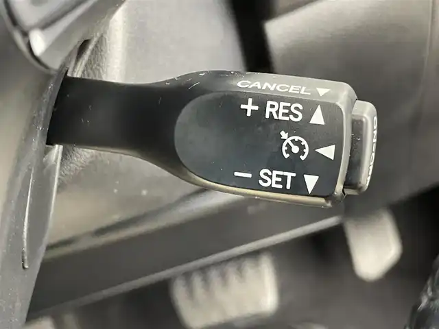 トヨタ ハリアー プレミアム 千葉県 2017(平29)年 6.4万km ブラック 禁煙　/純正９インチナビ　（NSZT-Y66T）/Ｂｌｕｅｔｏｏｔｈ　/ＨＤＭＩ　/ＵＳＢ　/DVD/フルセグＴＶ　/バックモニター　/クルーズコントロール　/パワーバックドア　/ハーフレザーシート/運転席パワーシート　/革巻きステアリング/ステアリングスイッチ/ビルトインＥＴＣ　/LEDヘッドライト/フォグランプ/バックカメラ　/車線逸脱警報