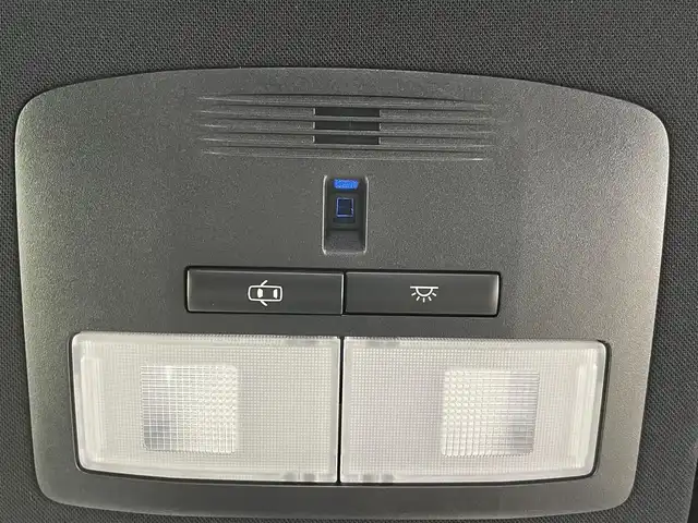 トヨタ ハリアー プレミアム 千葉県 2017(平29)年 6.4万km ブラック 禁煙　/純正９インチナビ　（NSZT-Y66T）/Ｂｌｕｅｔｏｏｔｈ　/ＨＤＭＩ　/ＵＳＢ　/DVD/フルセグＴＶ　/バックモニター　/クルーズコントロール　/パワーバックドア　/ハーフレザーシート/運転席パワーシート　/革巻きステアリング/ステアリングスイッチ/ビルトインＥＴＣ　/LEDヘッドライト/フォグランプ/バックカメラ　/車線逸脱警報