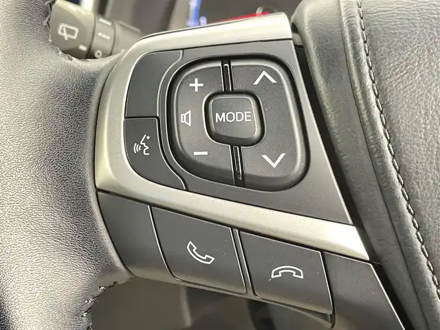 トヨタ ハリアー プレミアム 千葉県 2017(平29)年 6.4万km ブラック 禁煙　/純正９インチナビ　（NSZT-Y66T）/Ｂｌｕｅｔｏｏｔｈ　/ＨＤＭＩ　/ＵＳＢ　/DVD/フルセグＴＶ　/バックモニター　/クルーズコントロール　/パワーバックドア　/ハーフレザーシート/運転席パワーシート　/革巻きステアリング/ステアリングスイッチ/ビルトインＥＴＣ　/LEDヘッドライト/フォグランプ/バックカメラ　/車線逸脱警報