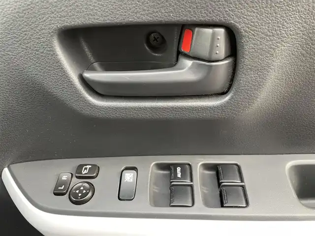 マツダ フレア クロスオーバー 福岡県 2014(平26)年 7.9万km フェニックスレッドパール/ブラック (株)IDOMが運営する【じしゃロン八幡西店】の自社ローン専用車両になります。こちらは現金またはオートローンご利用時の価格です。自社ローンご希望の方は別途その旨お申付け下さい/社外ナビ【A9K4】/(Bluetooth/CD/SD/ipod/フルセグTV)/衝突軽減ブレーキ/アイドリングストップ/横滑り防止装置/ベンチシート/純正フロアマット/D席シートヒーター/エンジンプッシュスタート/社外前方ドライブレコーダー/純正15インチアルミホイール/スマートキー