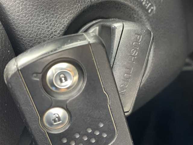 ホンダ フィット G スマートスタイルエディション 群馬県 2009(平21)年 1.9万km クリスタルブラックパール 純正ナビ　ビルトインＥＴＣ　キノセンヘッドランプ　オートライト　フォグランプ　衝突被害軽減ブレーキ　チップアップシート　エアコン　スマートキー　電動格納ミラー　フロアマット　ステアリングスイッチ　禁煙