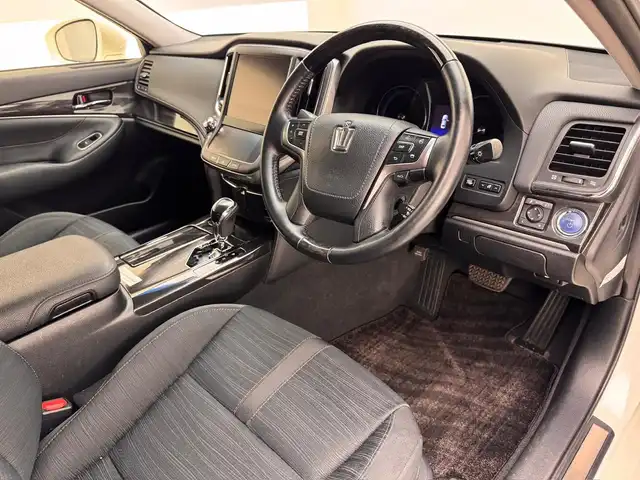 トヨタ クラウン ハイブリッド アスリートS 兵庫県 2014(平26)年 9.3万km ホワイトパールクリスタルシャイン 純正HDDナビ/（CD、DVD、BT、フルセグTV）/ビルトインETC/純正フロアマット/ドアバイザー/追従式クルーズコントロール/バックカメラ/パワーシート/シートヒーター/純正17インチアルミホイール/ステアリングヒーター/前後コーナーセンサー