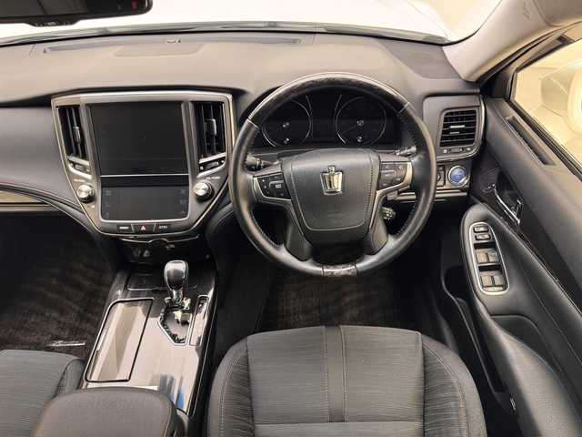 トヨタ クラウン ハイブリッド アスリートS 兵庫県 2014(平26)年 9.3万km ホワイトパールクリスタルシャイン 純正HDDナビ/（CD、DVD、BT、フルセグTV）/ビルトインETC/純正フロアマット/ドアバイザー/追従式クルーズコントロール/バックカメラ/パワーシート/シートヒーター/純正17インチアルミホイール/ステアリングヒーター/前後コーナーセンサー