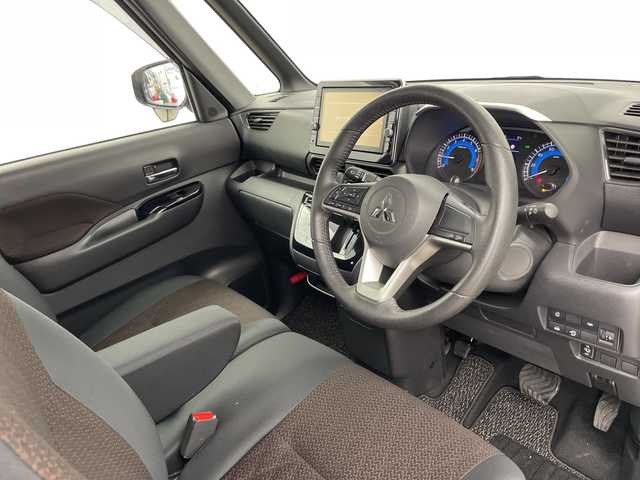 三菱 ｅＫクロススペース G 富山県 2021(令3)年 4.6万km オークブラウンメタリック ワンオーナー/純正9インチナビ【MM320D-LM】/(AM/FM/CD/DVD/SD/AUX/BT)/フルセグTV/バックカメラ/片側パワースライドドア（ハンズフリー機能付き）/衝突被害軽減ブレーキ/レーンキープアシスト/コーナーセンサー前後/オートLEDヘッドライト/ダウンヒルアシストコントロール/前席シートヒーター/スマートキー/プッシュスタート/アイドリングストップ/純正フロアマット/保証書