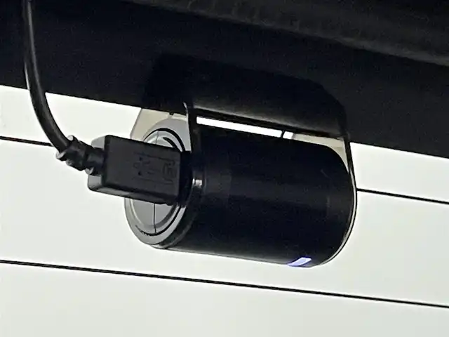トヨタ ＦＪクルーザー 大分県 2011(平23)年 12.1万km ベージュ/ホワイト 禁煙車/社外ナビ/・Bluetooth/・フルセグTV/・AM/・FM/・DISC/バックカメラ/前後ドライブレコーダー/ETC/リアコーナーセンサー/純正20インチアルミホイール/純正フロアマット/横滑り防止装置/４WD/リモコンキー/パワーウィンドウ/パワーステアリング/電動格納ミラー