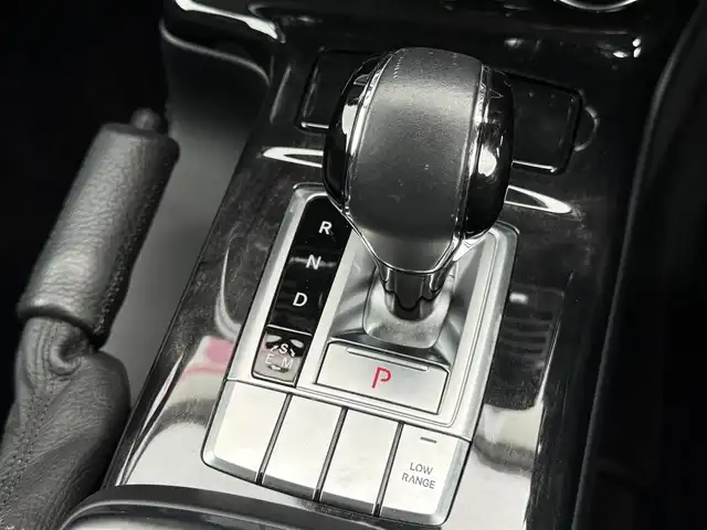 メルセデス・ベンツ ゲレンデヴァーゲン Ｇ３５０ｄ AMGライン 道南・函館 2016(平28)年 4.4万km オブシディアンブラック ラグジュアリーパッケージ/ハーマンカードンサウンド/レーダーセーフティ/ＡＭＧ２０インチＡＷ　/アダクティブクルーズコントロール/純正ナビＴＶ/ＥＴＣ/バックカメラ/黒革シート　/サンルーフ　/純正ＡＷスタッドレス車内　/キーレス・スペアキー有　/新車時保証書　/取扱説明書　