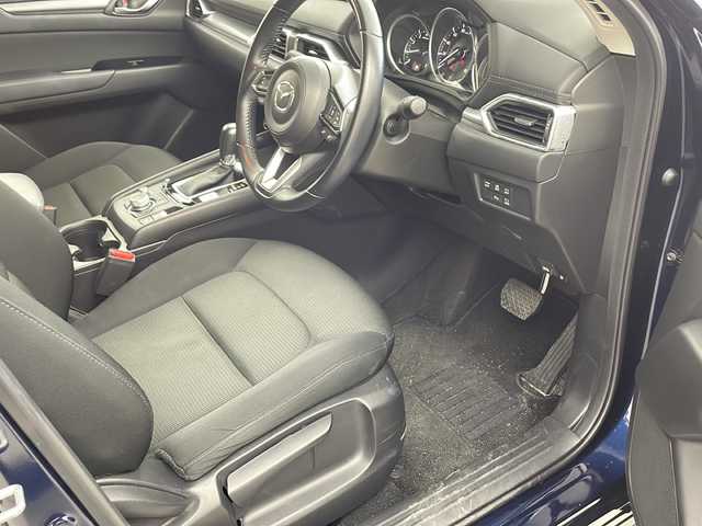 マツダ ＣＸ－５ 20S プロアクティブ 兵庫県 2022(令4)年 3万km ディープクリスタルブルーマイカ ・純正10.25インチナビ/　Bluetoothオーディオ/　USB接続/　スマートフォン連携/・バック/サイドカメラ/・ｉ－ＡＣＴＩＶＳＥＮＳＥ/・ドライバーアテンションアラート/・ブラインドスポットモニター/・レーンキープアシストシステム/・スマート・ブレーキ・サポート（SBS）/・スマート・シティ・ブレーキ・サポート（SCBS)/・前後コーナーセンサー/・トラクションコントロールシステム（TCS）/・アイドリングストップ/・オートマチックハイビーム/・社外前方ドライブレコーダー/・純正フロアマット/・ヘッドアップディスプレイ/・MTモード付AT/・純正17インチアルミホイール/・ETC/・横滑り防止機能/・盗難防止装置/・LEDオートライト/・W＋サイドエアバック/・スマートキー/・オートエアコン