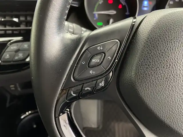 トヨタ Ｃ－ＨＲ G モード ネロセーフティプラスⅡ 鹿児島県 2021(令3)年 4.9万km プラチナホワイトパールマイカ ワンオーナー/禁煙車/トヨタセーフティセンス/プリクラッシュセーフティ/レーダークルーズコントロール/レーンキープアシスト/アラウンドビューモニター/オートマチックハイビーム/前席シートヒーター/前後コーナーセンサー/ブラインドスポットモニター/ハーフレザーシート/電動パーキングブレーキ/オートホールド/ETC/バックカメラ/純正LEDヘッドライト/純正フロアマット/アイドリングストップ/保証書/取扱説明書