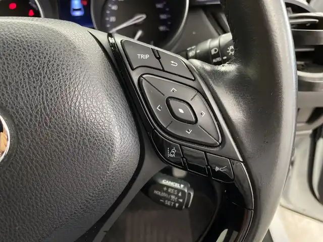 トヨタ Ｃ－ＨＲ G モード ネロセーフティプラスⅡ 鹿児島県 2021(令3)年 4.9万km プラチナホワイトパールマイカ ワンオーナー/禁煙車/トヨタセーフティセンス/プリクラッシュセーフティ/レーダークルーズコントロール/レーンキープアシスト/アラウンドビューモニター/オートマチックハイビーム/前席シートヒーター/前後コーナーセンサー/ブラインドスポットモニター/ハーフレザーシート/電動パーキングブレーキ/オートホールド/ETC/バックカメラ/純正LEDヘッドライト/純正フロアマット/アイドリングストップ/保証書/取扱説明書