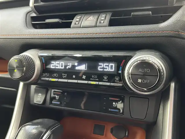 トヨタ ＲＡＶ４ アドベンチャー 大阪府 2019(令1)年 3.7万km アティチュードブラックマイカ ALPINE9incナビTV Bカメラ ETC 革シート パワーシート/ヒーター/エアコン ハンドルヒーター 衝突軽減 レーダーC クリアランスソナー BSM ダウンヒルアシスト ４WD