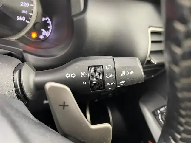 レクサス ＮＸ 200t バージョンL 大分県 2016(平28)年 4.9万km ソニッククォーツ 純正ナビ/フルセグTV/CD/DVD/Bluetooth/SD録音再生/バックガイドモニター/左側サイドモニター/ETC/ドライブレコーダー/サンルーフ/パワーシート/ブレーキホールド/クルーズコントロール/パワーバックドア/LED/純正18インチアルミホイール/スマートキー
