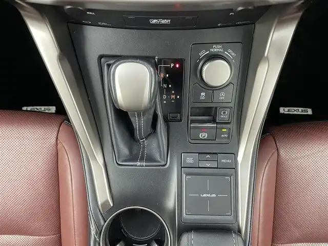 レクサス ＮＸ 200t バージョンL 大分県 2016(平28)年 4.9万km ソニッククォーツ 純正ナビ/フルセグTV/CD/DVD/Bluetooth/SD録音再生/バックガイドモニター/左側サイドモニター/ETC/ドライブレコーダー/サンルーフ/パワーシート/ブレーキホールド/クルーズコントロール/パワーバックドア/LED/純正18インチアルミホイール/スマートキー