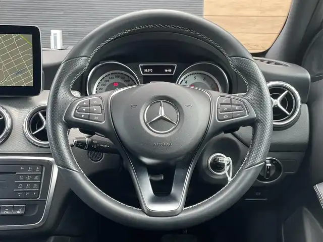 メルセデス・ベンツ ＧＬＡ１８０ 宮崎県 2016(平28)年 3.3万km 白 純正HDDナビ/・フルセグテレビ/・Bluetooth /・DVD/・CD/・AM FM/ハーフレザーシート/バックカメラ/・コーナーセンサー /アイドリングストップ/アクティブクルーズコントロール/・ブラインドスポットモニター/・レーンキープ/ETC/パワーバックドア/HIDヘッドライト/・オートライト/ドライブレコーダー /純正18インチアルミホイール