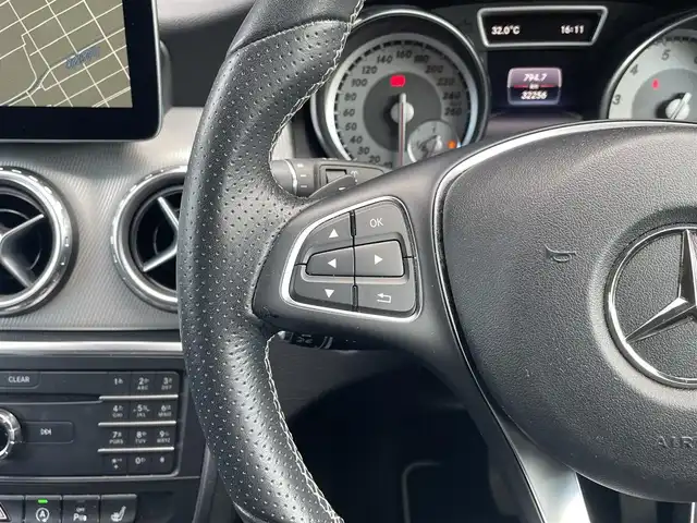 メルセデス・ベンツ ＧＬＡ１８０ 宮崎県 2016(平28)年 3.3万km 白 純正HDDナビ/・フルセグテレビ/・Bluetooth /・DVD/・CD/・AM FM/ハーフレザーシート/バックカメラ/・コーナーセンサー /アイドリングストップ/アクティブクルーズコントロール/・ブラインドスポットモニター/・レーンキープ/ETC/パワーバックドア/HIDヘッドライト/・オートライト/ドライブレコーダー /純正18インチアルミホイール